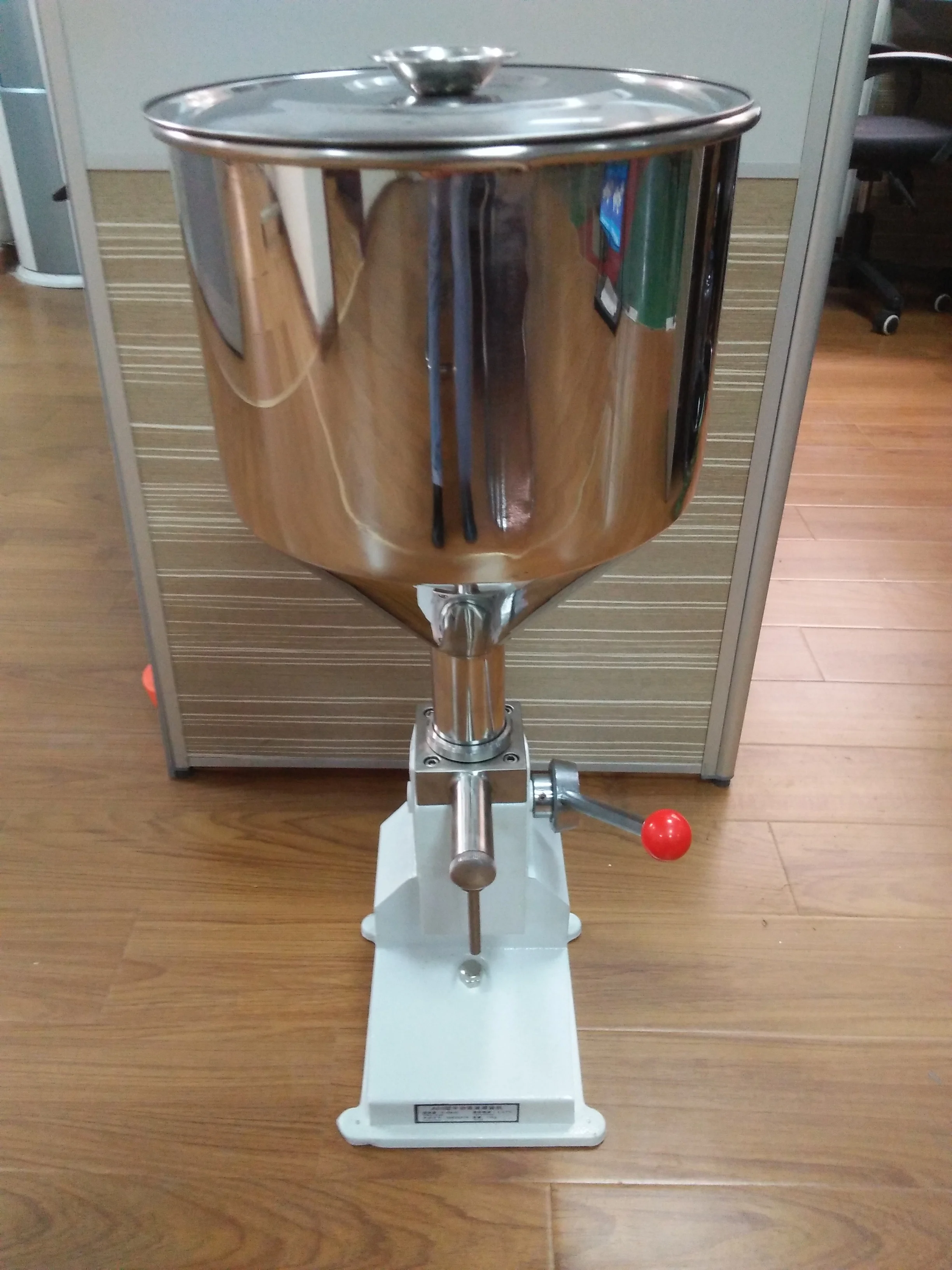 5-50 мл Ручная разливочная машина маленькая Ручная разливочная машина жидкость