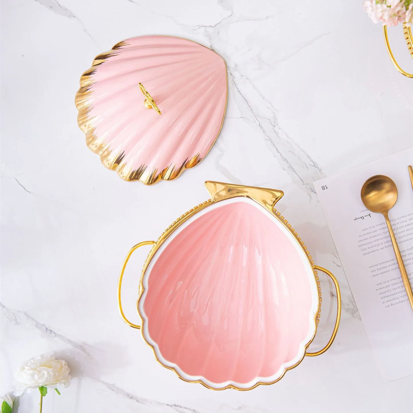 Набор керамической посуды с крышкой