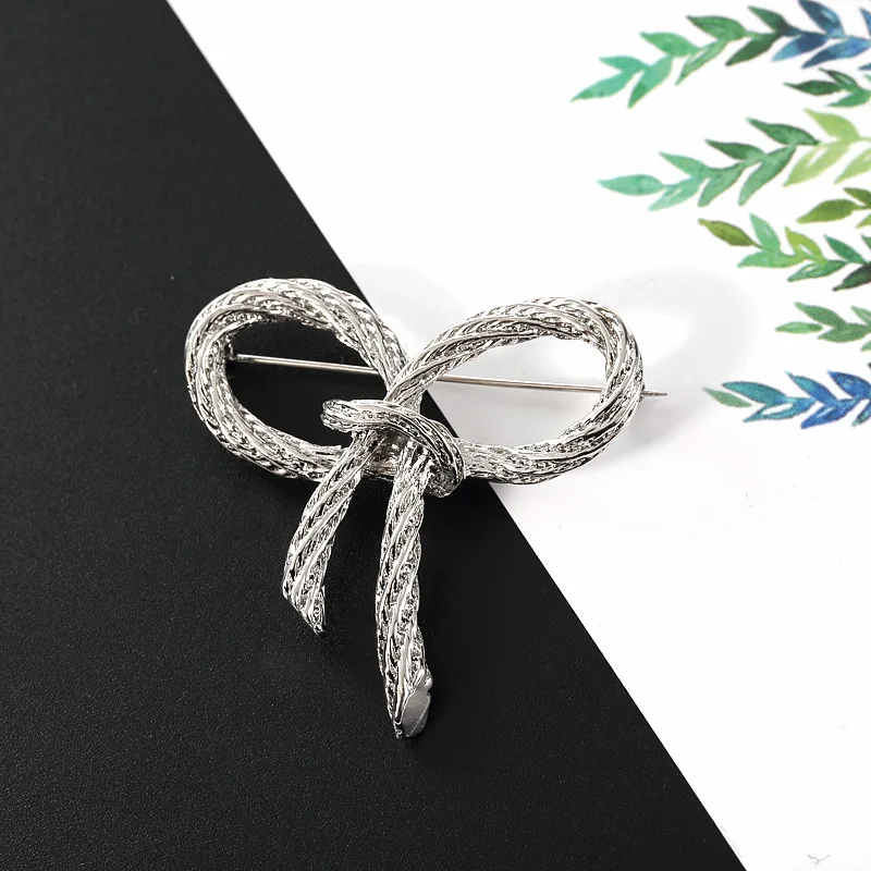 Fashion Simple Women Scarf Suit Collar Brooch Lapel Pins Accessories Metal Silver Gold Plated Bowknot Brooch Pin
