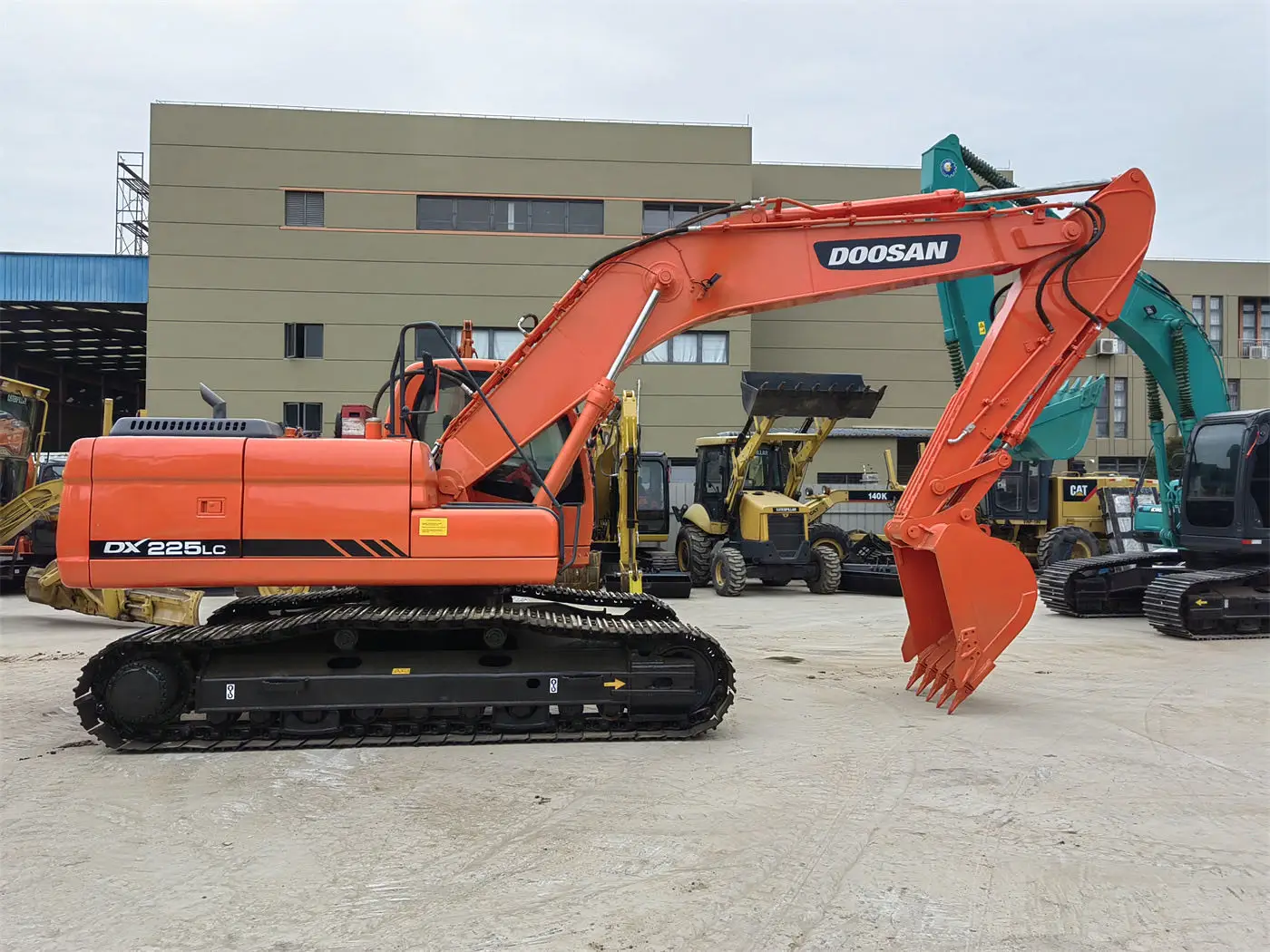 Used Excavator Digger - Doosan Dx225 with 2001-4000 Hours