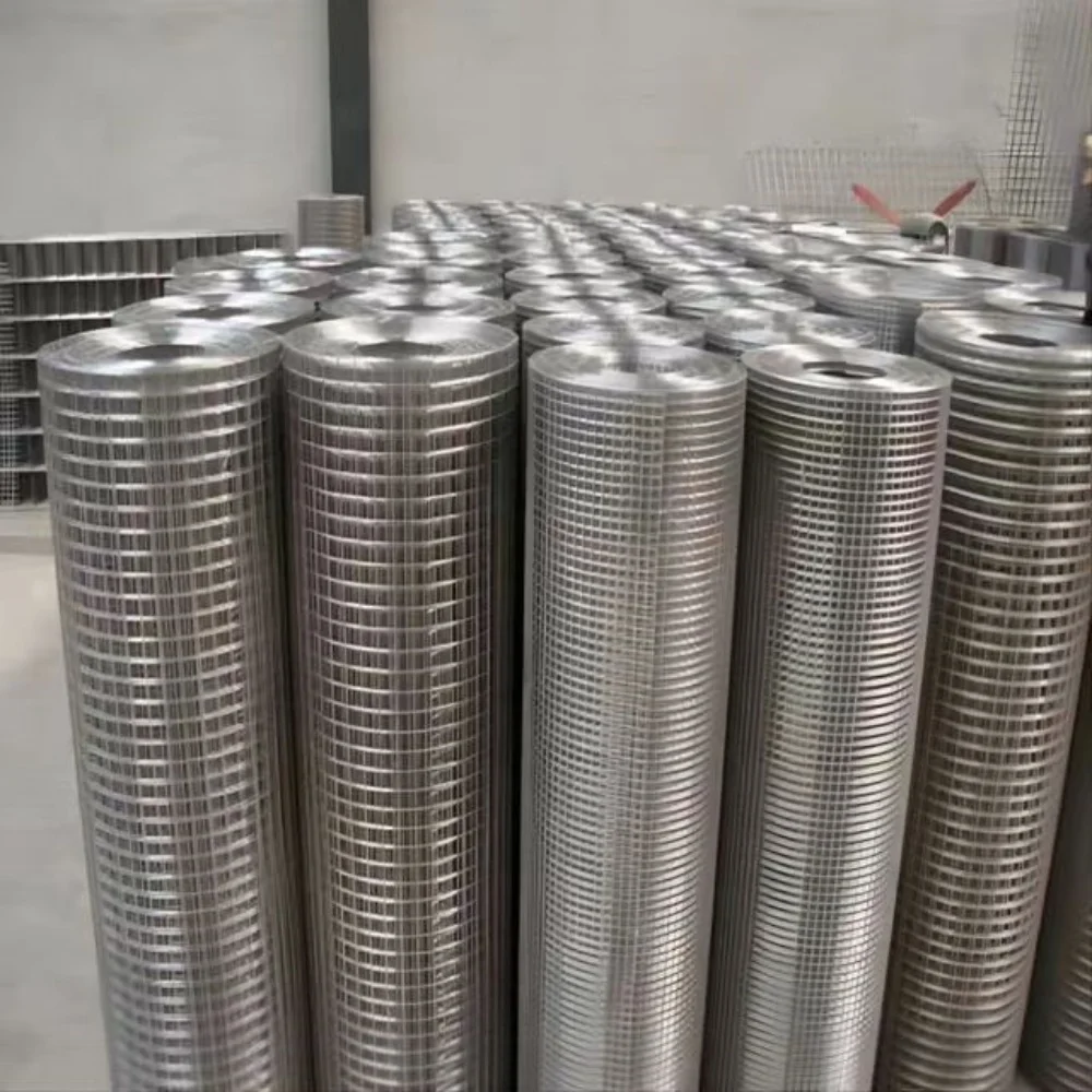 Hardware Cloth Poultry Enclosure Netting Rabbit Run Cage Chicken Coop Iron Wire Mesh Farm Fence Roll Galvanized Welded Wire Mesh