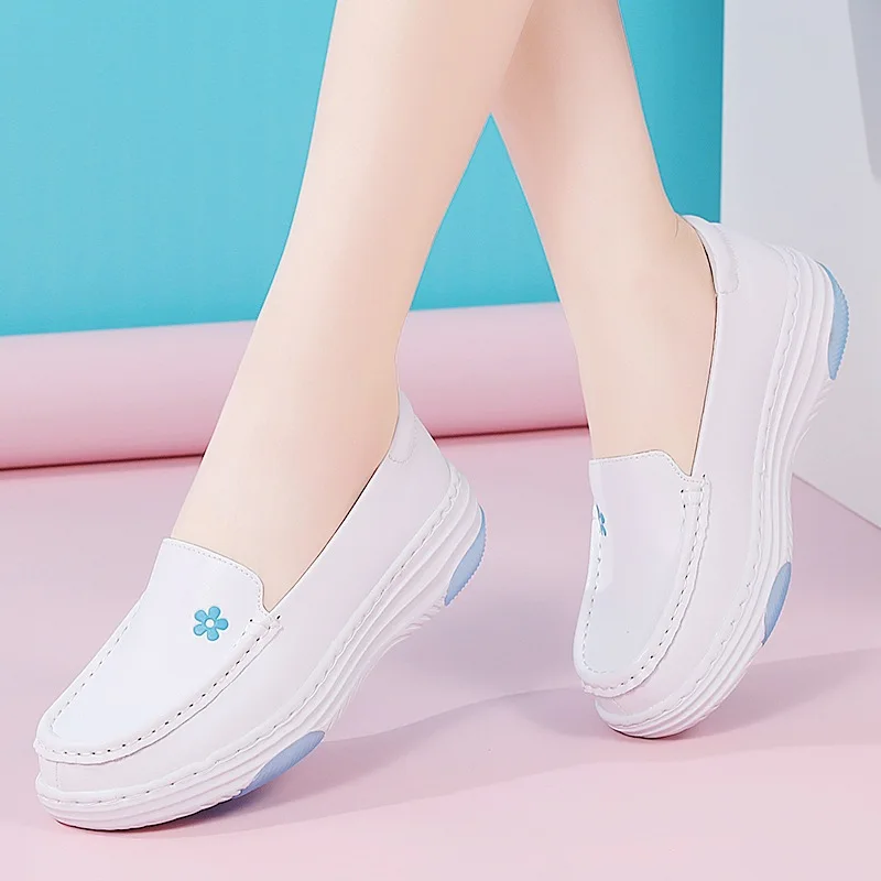 Медицинские кроссовки на высоком каблуке ортопедическая Больничная кожаная обувь удобные белые товары для кормления