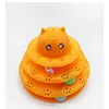 Rueda giratoria para gatos de cuatro capas, empaquetada en una bolsa OPP naranja.