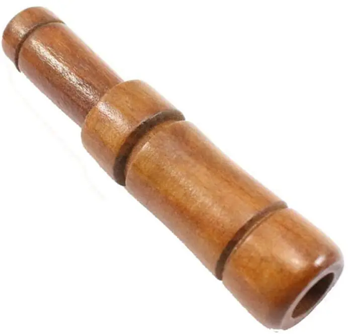 
 Деревянный свисток для охоты с изображением утки  