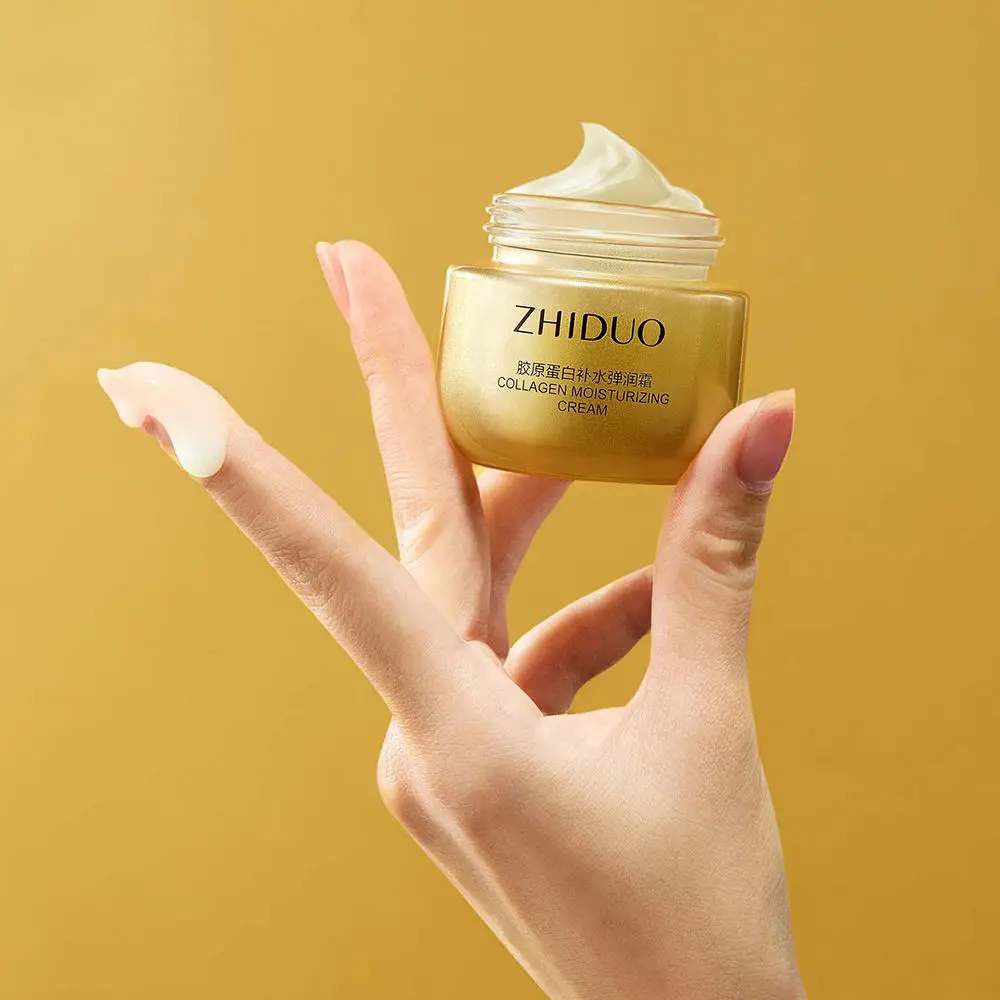 Eshakdagi ajoyib sargish Rus porno kasting video onlayn