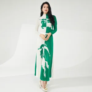 Elegant Summer Women's Two-Piece Set Casual Pleated A-Line Skirt and Turtleneck Top Made of Stretch Polyester Printed Contrast