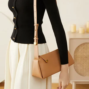 Wholesale Custom logo Retro Women's Leather Handbag, Simple and High-quality Single Shoulder Armpit Bag for Ladies Pillow Bag