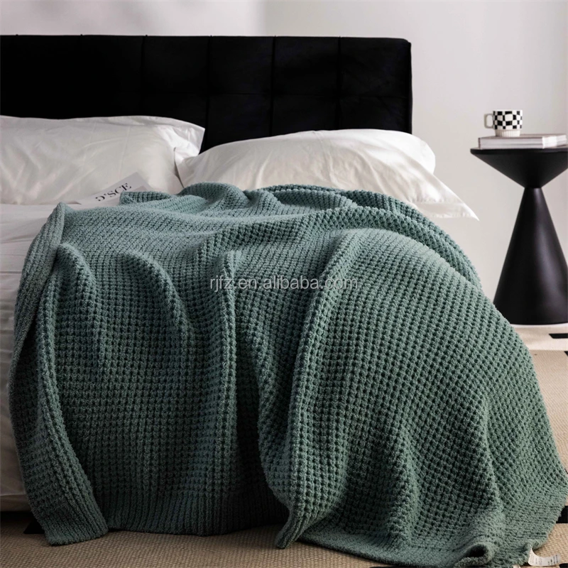 2024 New European and American Style OEKO-TEX Factory Direct Sale High Quality 100 % Polyester Knitted Throw Blanket NR details