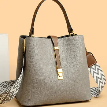 New 2025 Bucket Bag Simple Fashion Shoulder Bag Soft pu Middle-Aged Women's Large Capacity  Messenger Bag