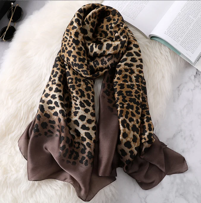 Ea306 Fashion Hair Neck Handbag Twilly Wholesale Designer Silk Scarves  Famous Brand Purse for Women Custom Bag Scarf - China Silk Scarf Wholesale  and Designer Silk Scarf Famous Brand price