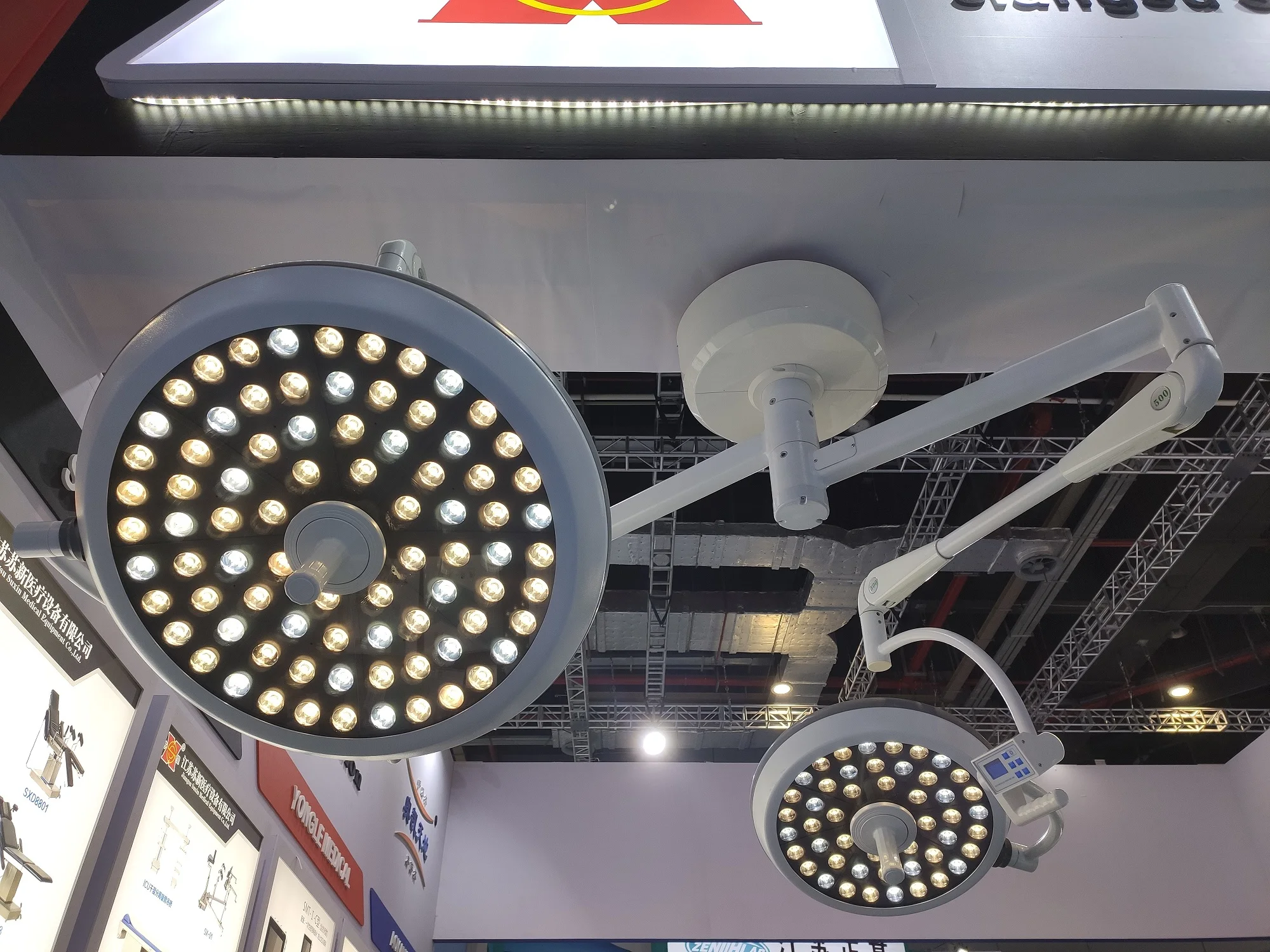 Led Ot Light Double Dome Operating Lamp LED Celling Ot Lights 180000 lux Operating LED Scialytic Lamp for Surgery
