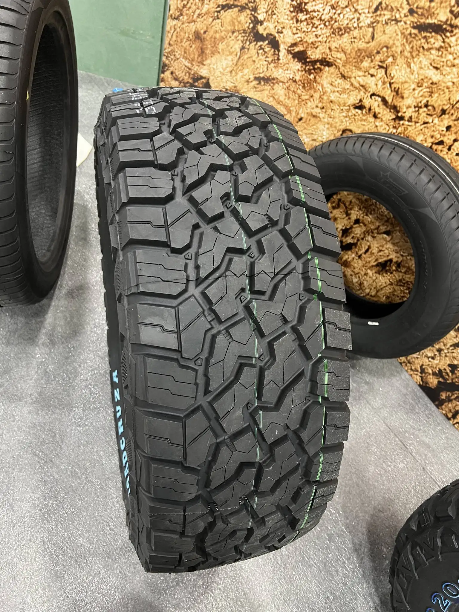 Roadcruza RA7000 LT225/70R16 Radial Tyre New Replacement Tire for