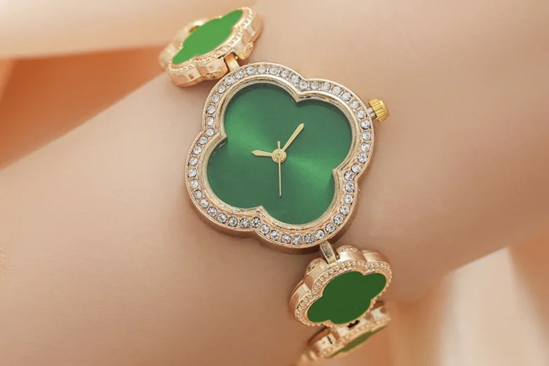 Elegant Design Charm Style Four Leaf Clover with Petals Quartz Movement Watch for Women aperçu 5