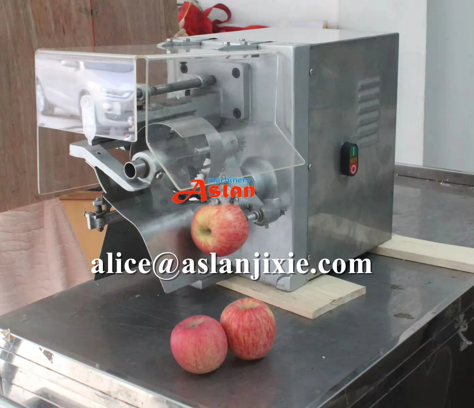 Farm Use Red apple Peeling Core Removing 4 Slicing Machine