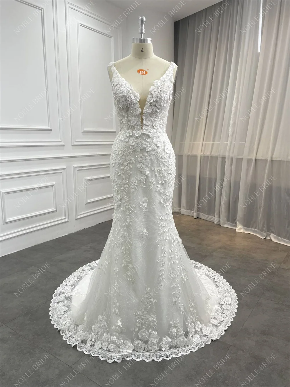 gold mermaid dress Golden Mermaid Dress with Detachable Side Train – Qëndresa