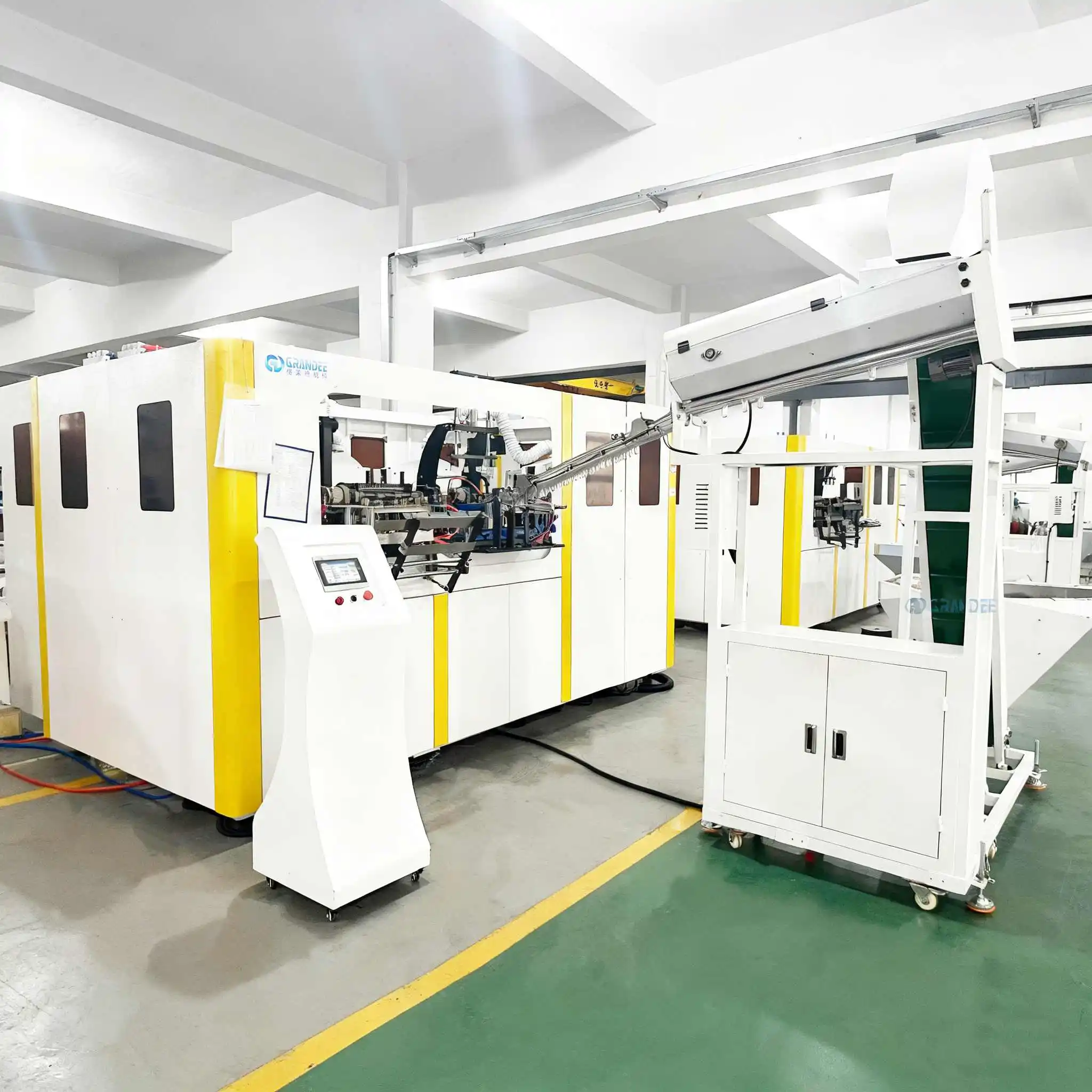 Sistèm Servo Kounye a 4000BPH Machin Otomatik pou Foule Bato 4 Kavite Machin pou Fè Bato