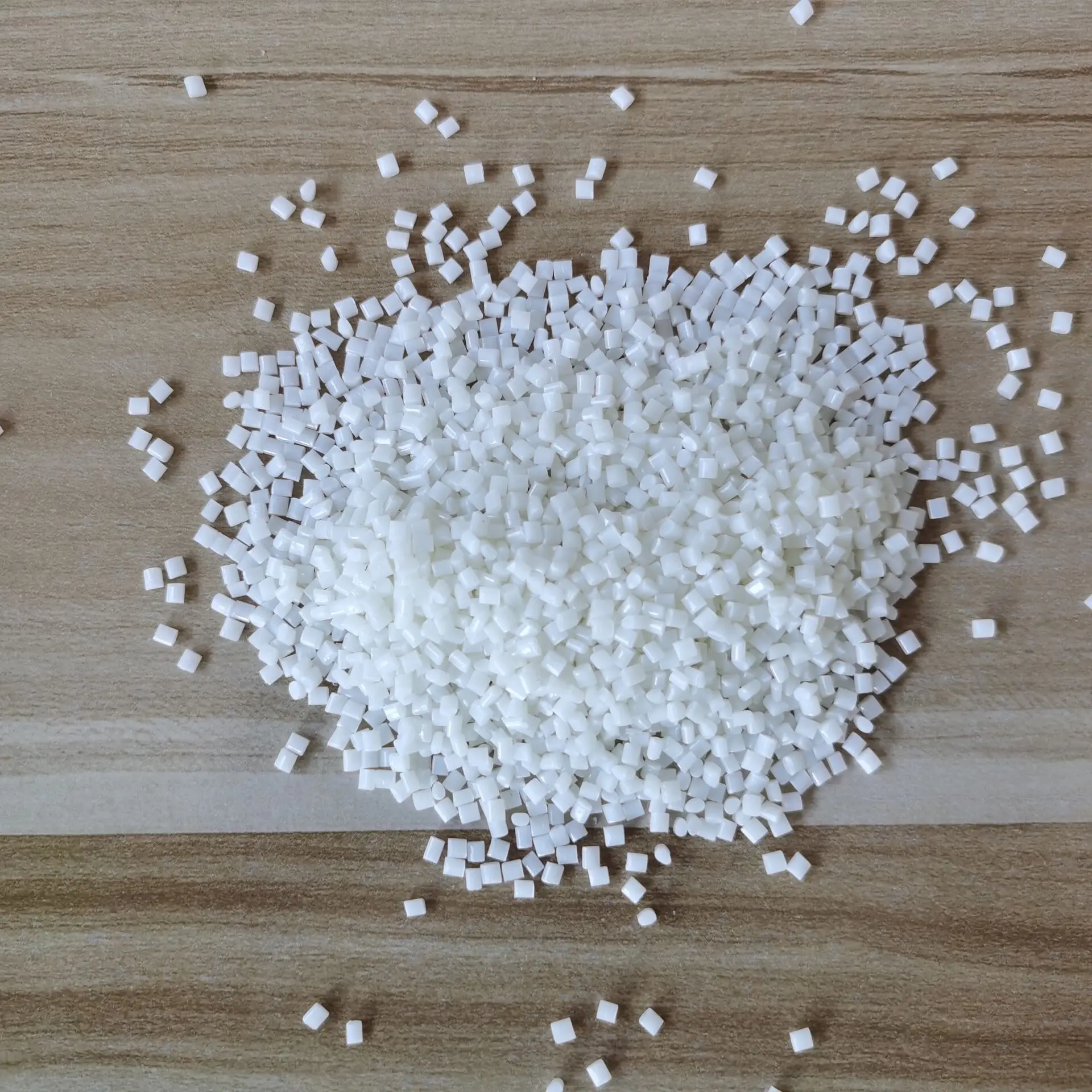 Compound Plastic Material PBT-RG15 Polybutylece Terephthalate Pbt Granules FR UL94 V0 Flame Retardant PBT GF15