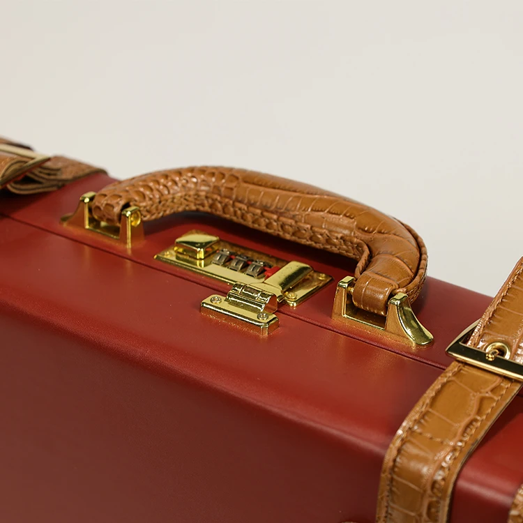 Luxury Pu Leather Perfume Set Suitcase Red Foam Slots Perfume Gifts