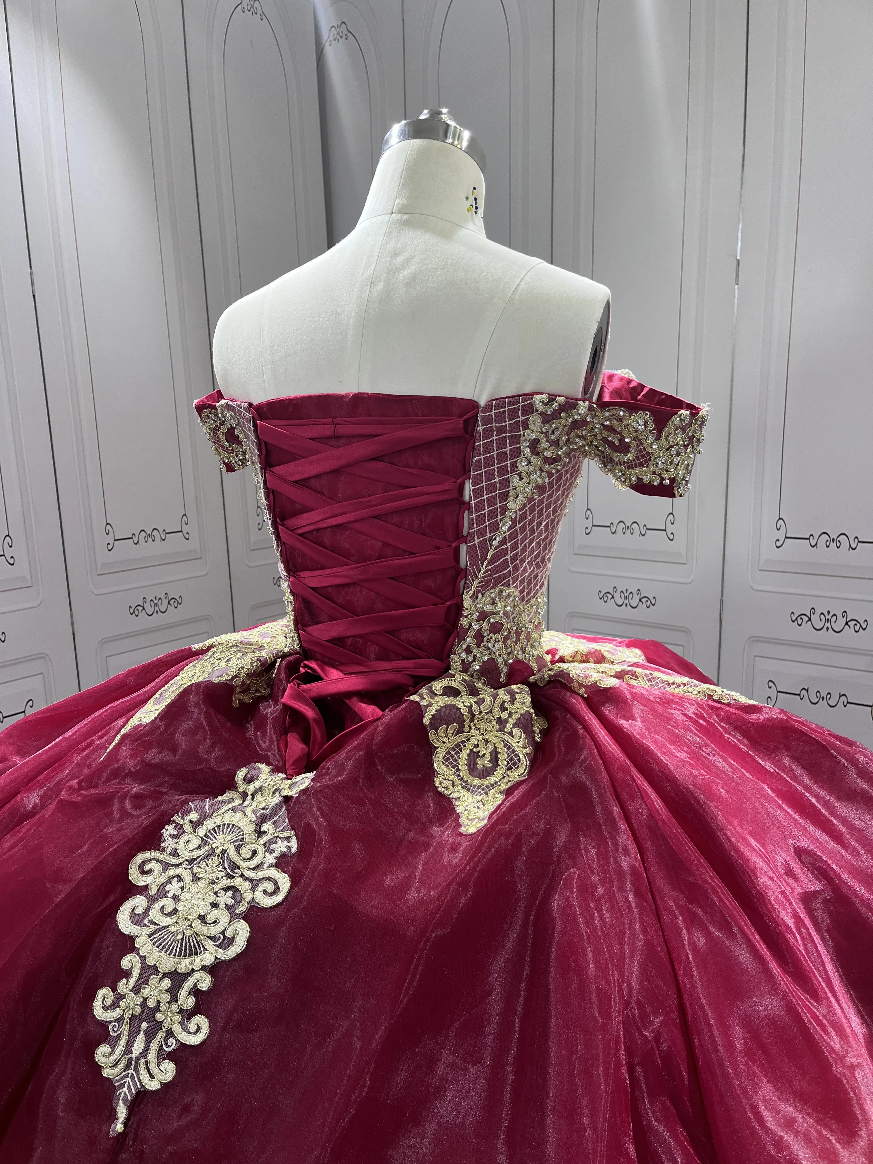 Mumuleo Princess Burgundy Quinceanera Dresses 15 Anos Off the Shoulder Sweetheart Lace Appliques Vestidos De 15 Anos Customised Mumuleo Princess Burgundy Quinceanera Dresses 15 Anos Off the Shoulder Sweetheart Lace Appliques Vestidos De 15 Anos Customised