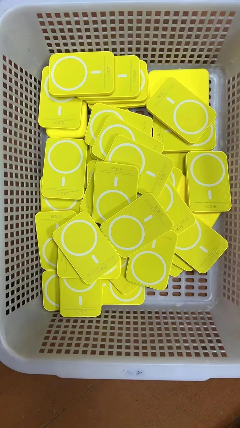 Wireless Charging Power Bank 5000mah Battery Pack Powerful For