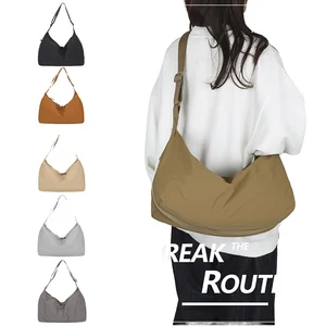 Factory Wholesale Nylon Dumpling Bag for Outdoor Travel Fitness Yoga Bag with One Shoulder Strap for Ladies Tote Bag