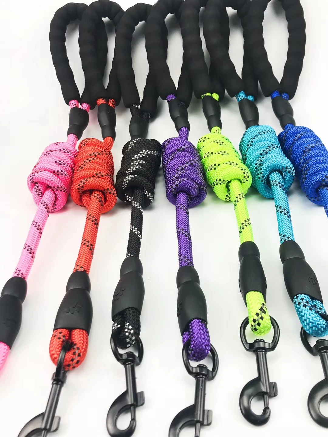 Dog Leash 5 FT Heavy Duty  Reflective Dog Leash with Comfortable Padded Handle