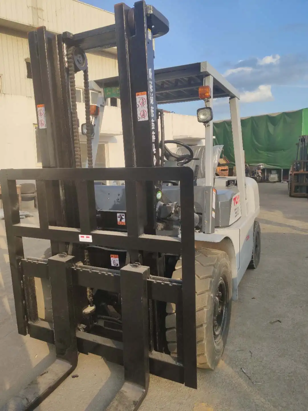 Used Tcm Forklift 5 Tons Diesel Forklift 3m High Quality And Low Price ...