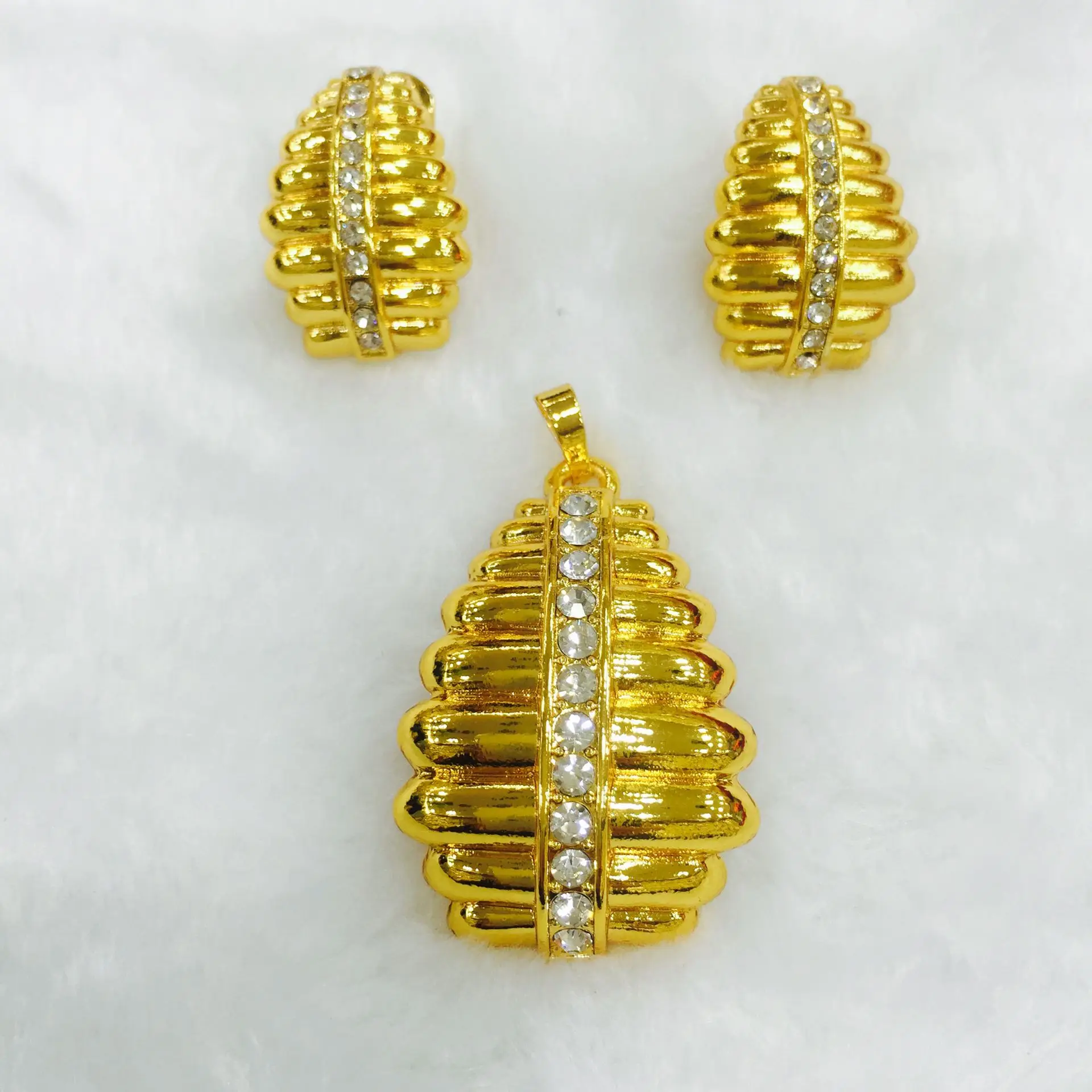 时尚迪拜珠宝大圈首饰套装铜金色女性耳环吊坠派对