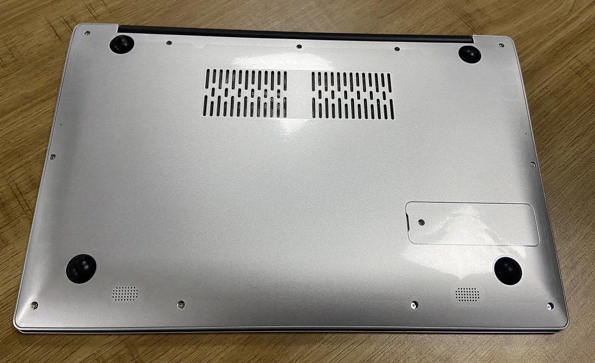 15.6インチ Intel Celeron J3355 スリムノートパソコン 8GB RAM DDR4