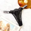 Pizzo nero a forma di T