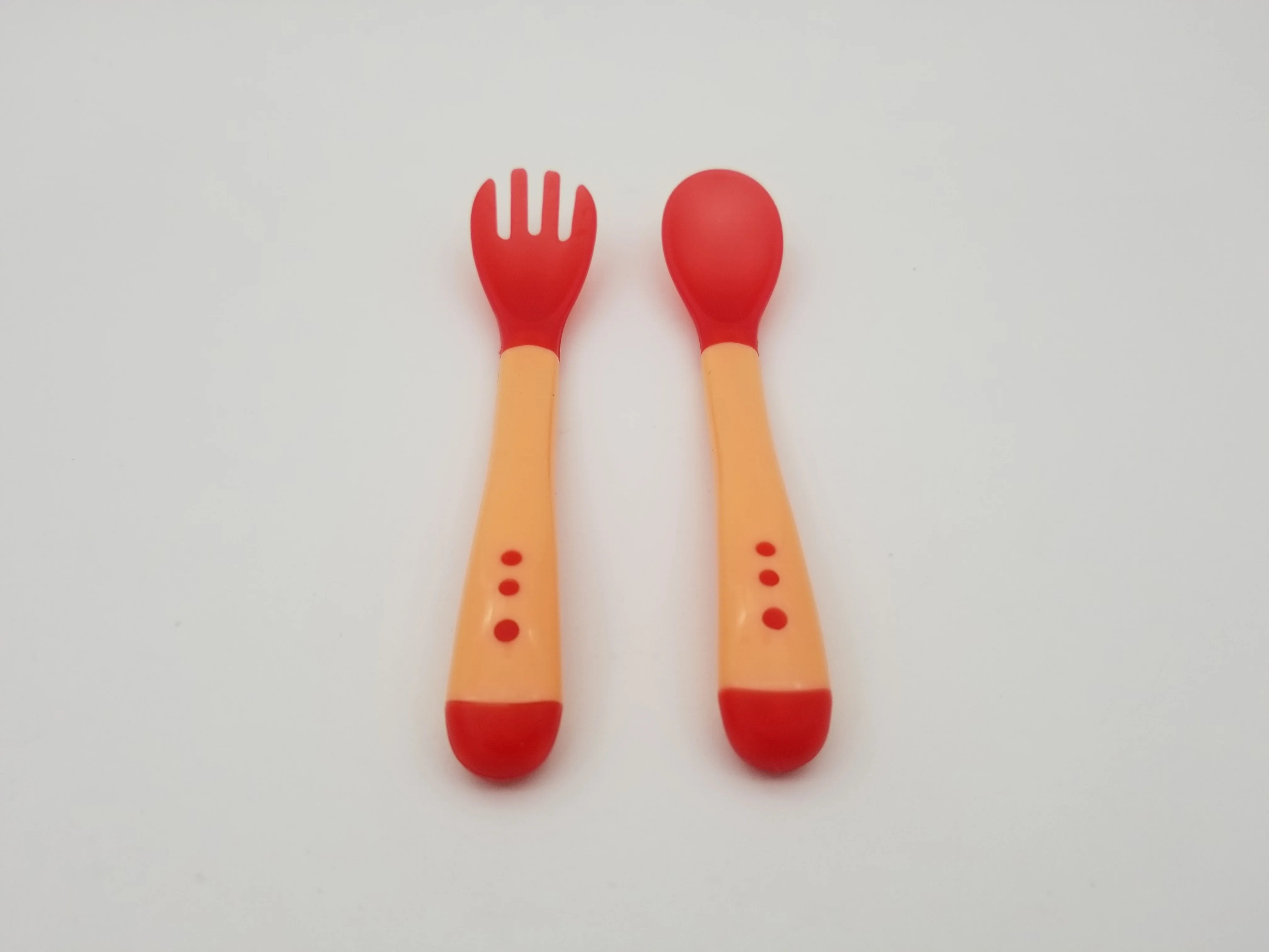 Color Changeable Feeding Training Baby Feeder Silicone Spoon and Fork Set
