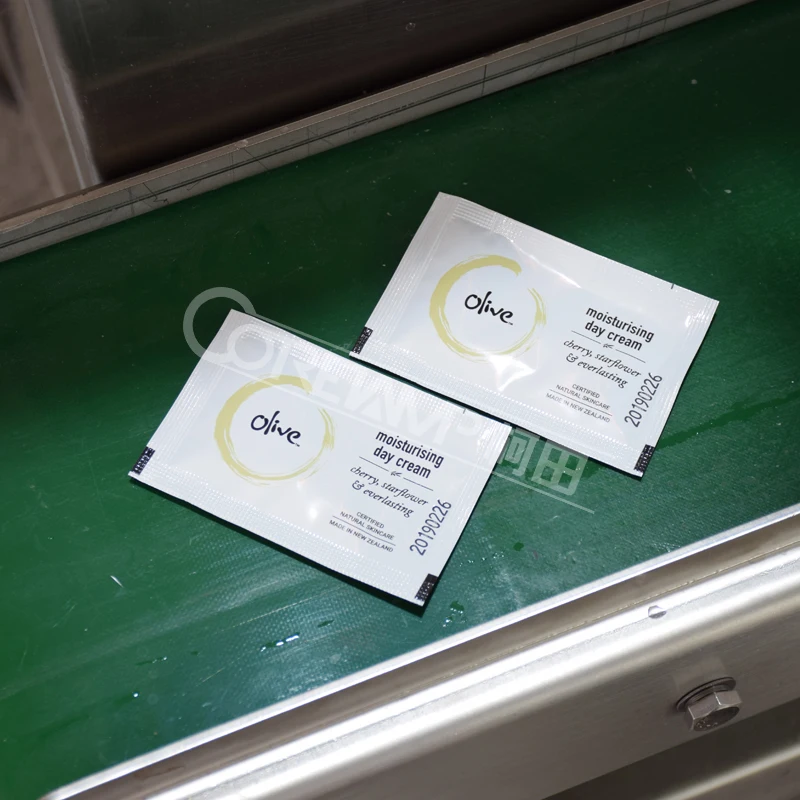 Automatic Filling Machine Perforated Three Side Bag of Ketchup Milk Honey Liquid Small Sachet Sealing Packing Machine