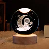 Base de madera + Astronauta y Luna Diseño Cristal