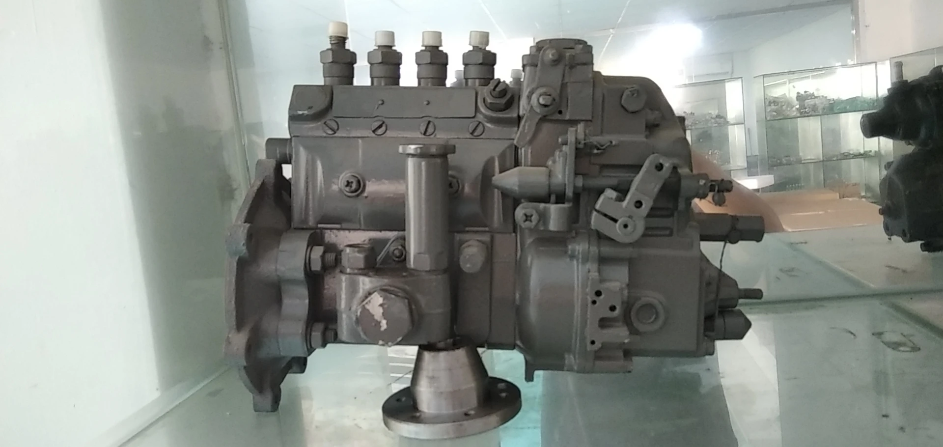 つ 4D95 Excavator Injector Pump - High Quality & Reliable
