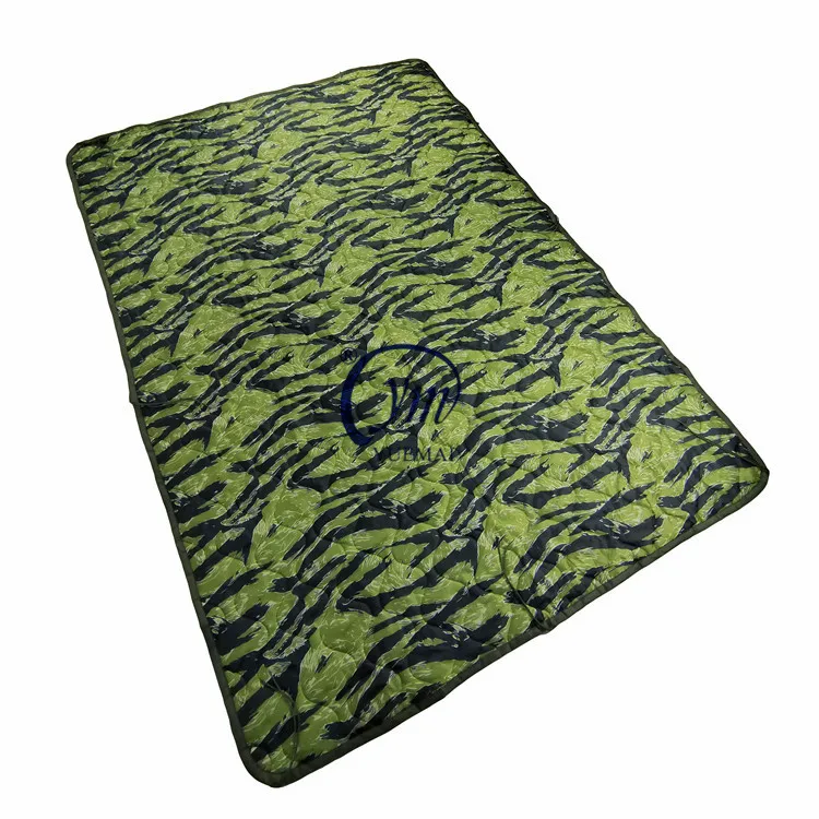 Wow What A Great Deal On Custom Camo Pattern Army Blanket - Woobie Poncho Liner- Perfect Gear Bag 4 Coperta Picnic, Escursionismo O Auto Emergenza - Digital Jungle Camo Solo A Farm - Foto 3