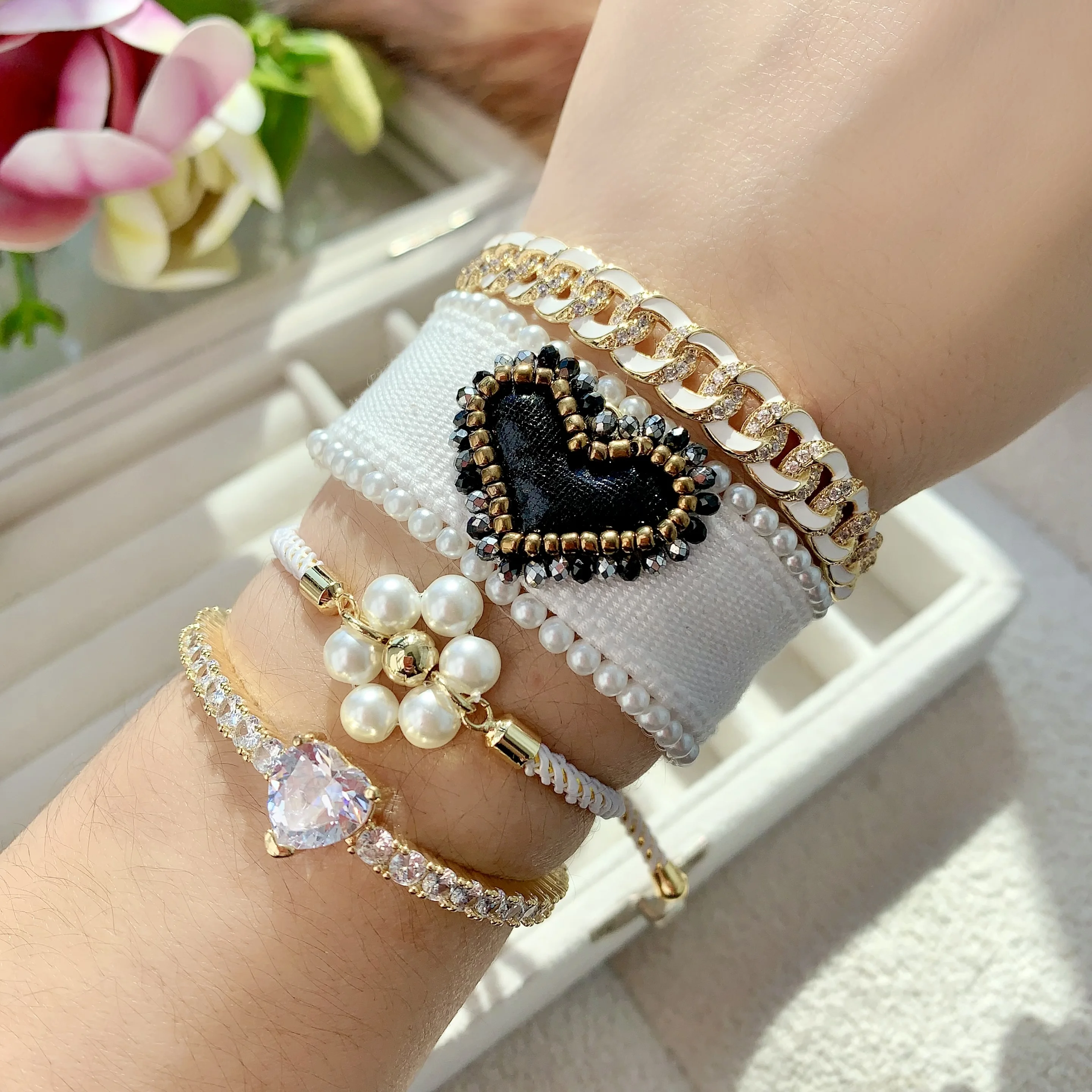 Bracelet Perlé Extensible Pour Fille/Femme Avec Charme Cœur - Léger, Résine, Cadeau Anniversaire/Noël (Rose, 15 Cm)