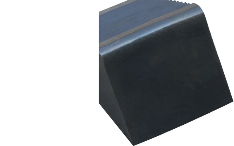 Rubber Wheel Chock for Secure Truck Parking Lifts and Protects Wheels for Car Parking Lot manufacture