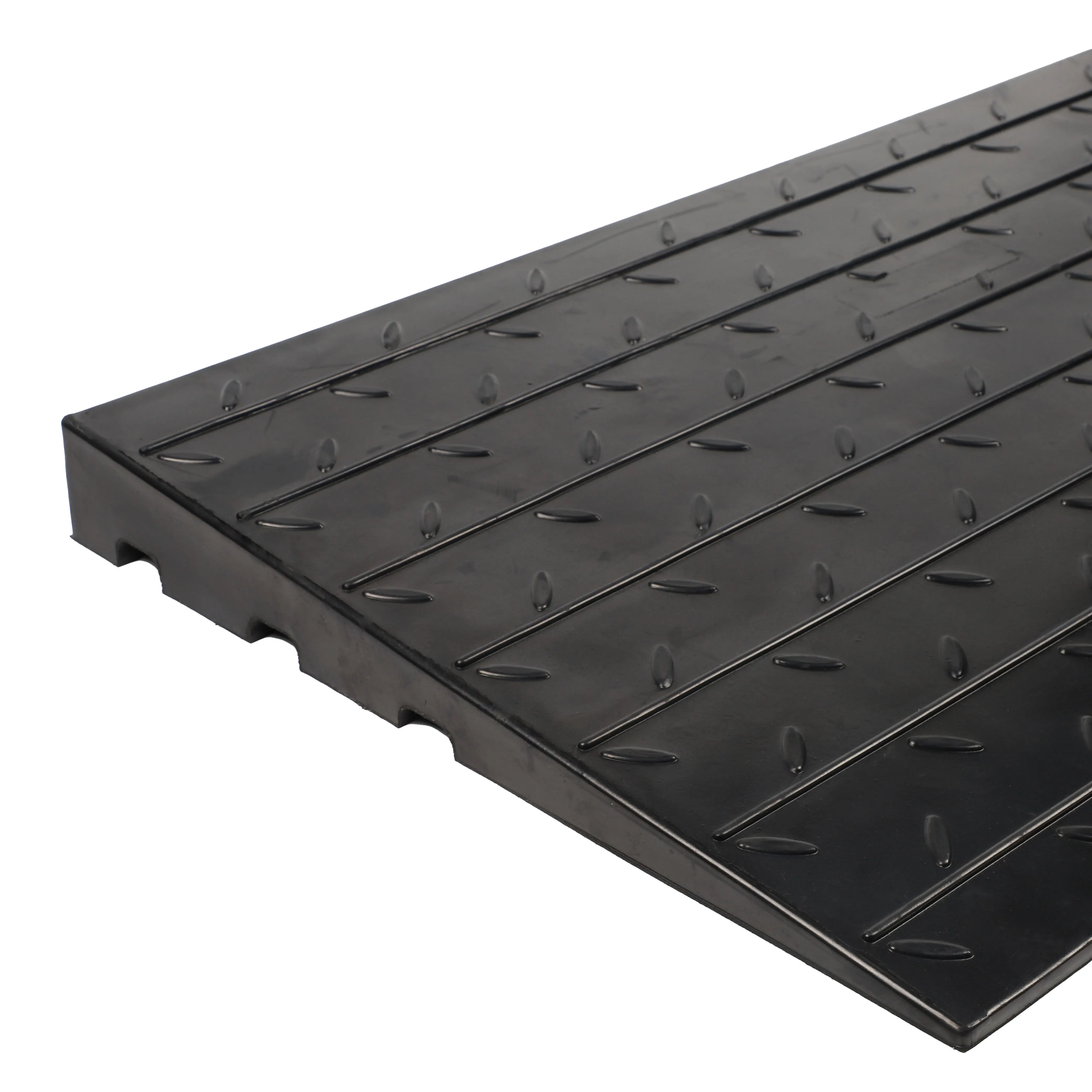 Cushion the Threshold Along the Slope of the Road with Use Speed Bumps Rubber Base Material Step Pads manufacture