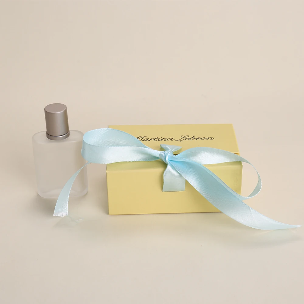 product luxury custom folding gift box magnetic close ribbon handle flip design for handmade perfume bottle packaging paper box167-3