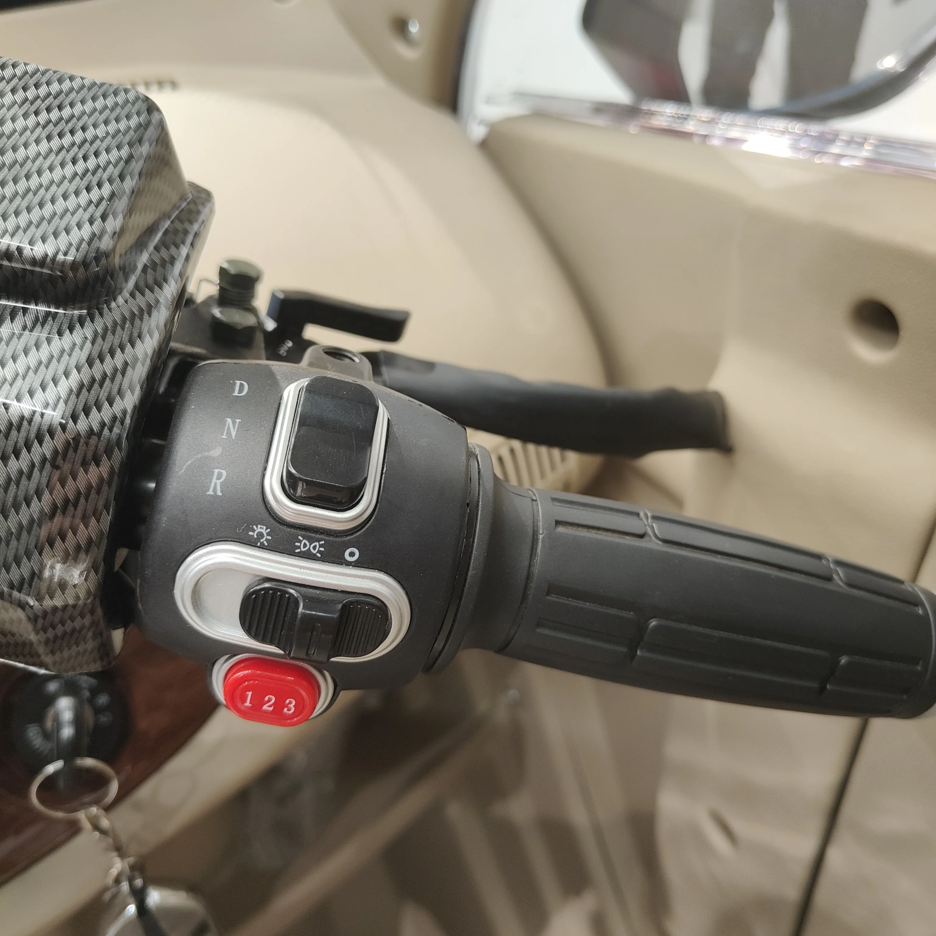 1200w 60v Fully Enclosed Electric Tricycle Hot Selling Three Wheels Car