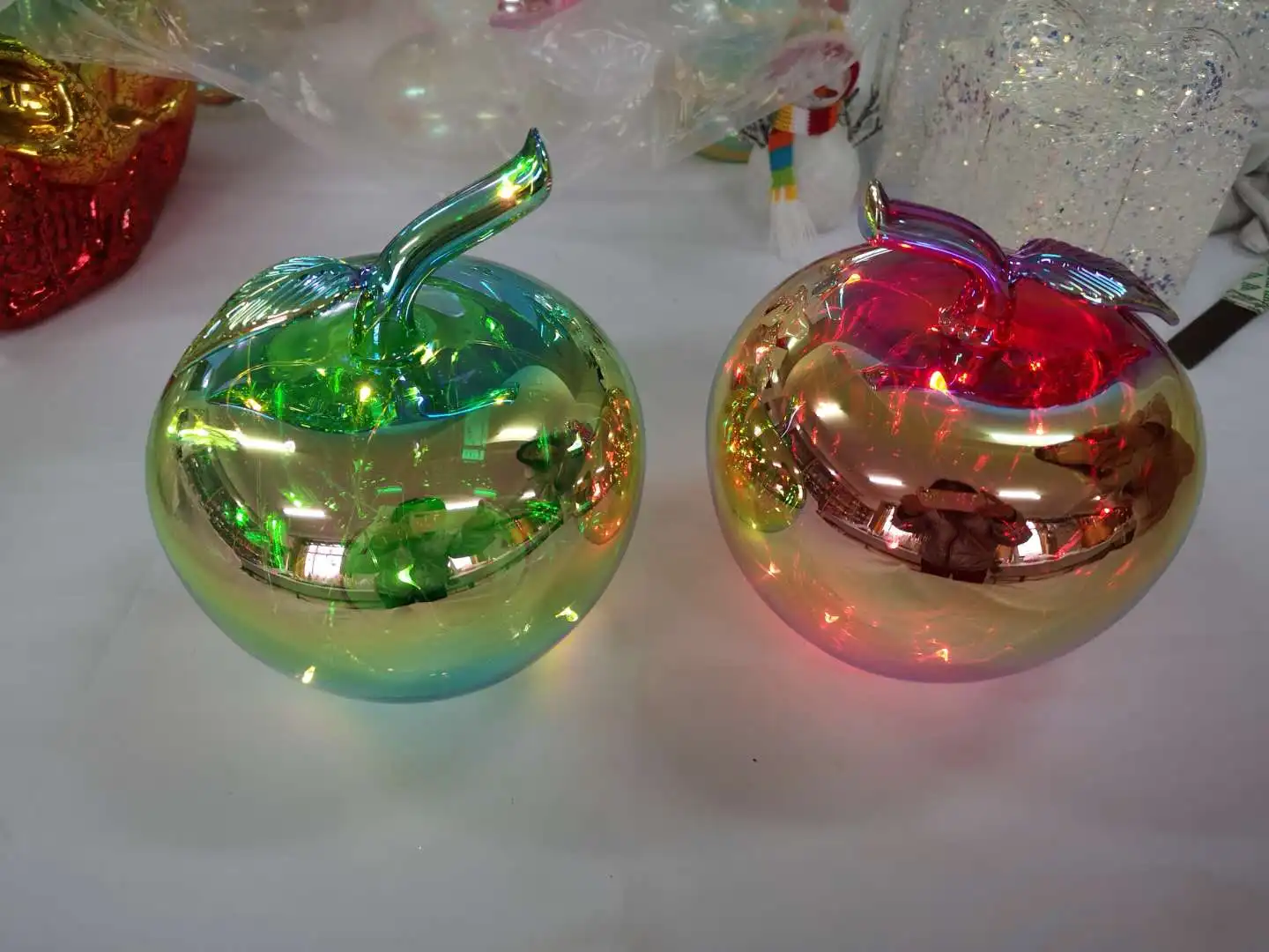 Hand blown  led light Christmas ornament customized christmas decoration glass apple manufacture