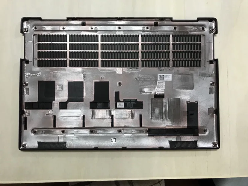 Capot De Service DELL Precision 7540 (Réf 056FGF) – Occasion Garanti 6 Mois