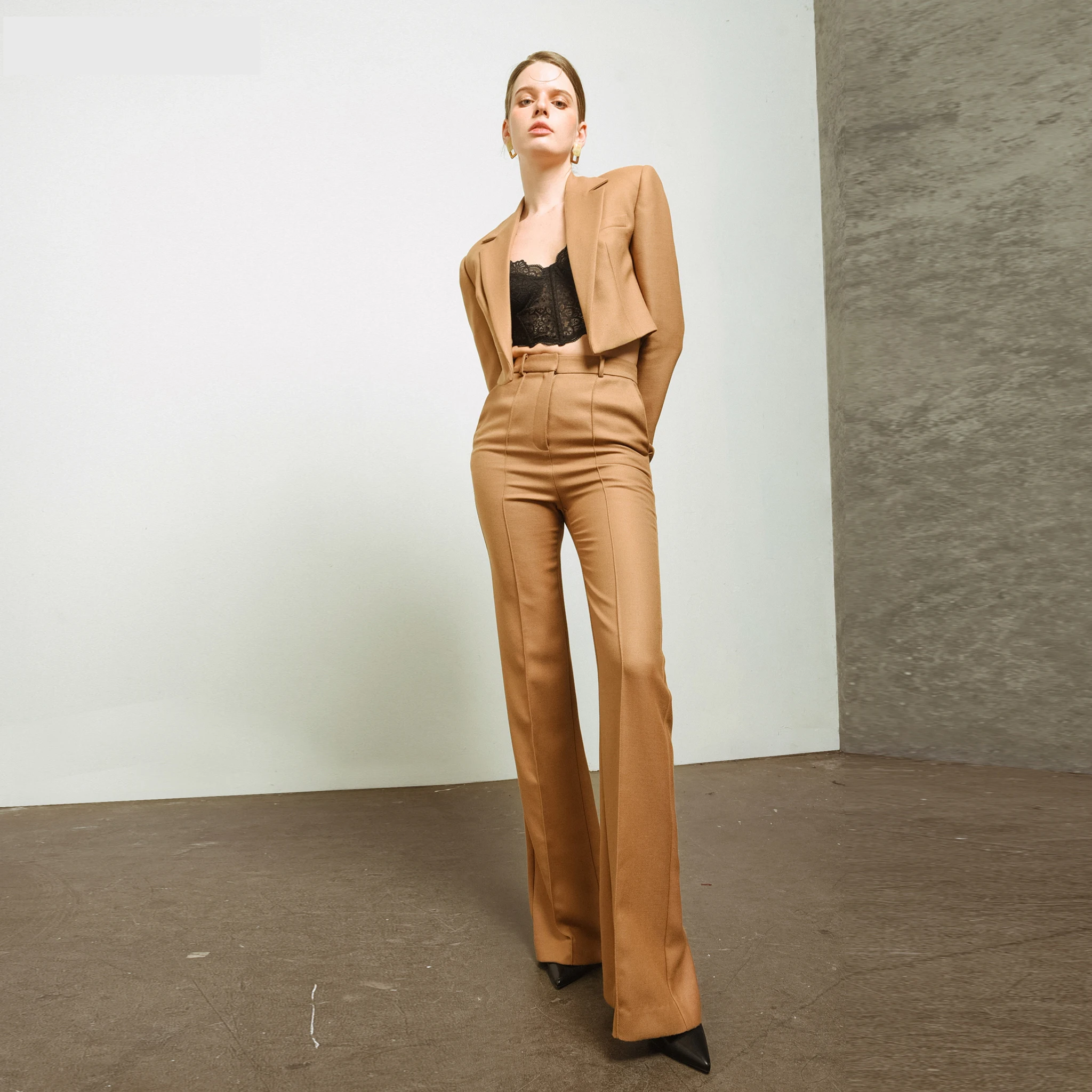 Shop Gwen Cropped Jacket with Elegant Wolf Fang Pattern, image size:2048x2048