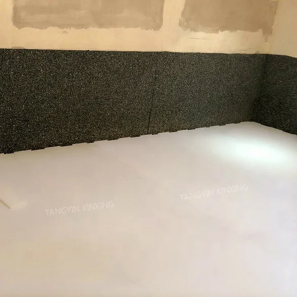 Eisbahn fr den Garten Knstliches Eis zum Schlittschuhlaufen