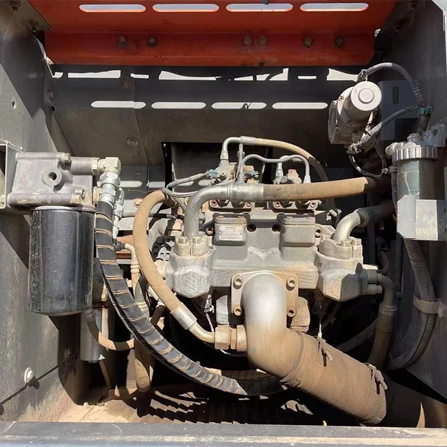 The Latest High Quality and Excellent Crawler Type Second-hand Excavator Hitachi 250 Short of Stock
