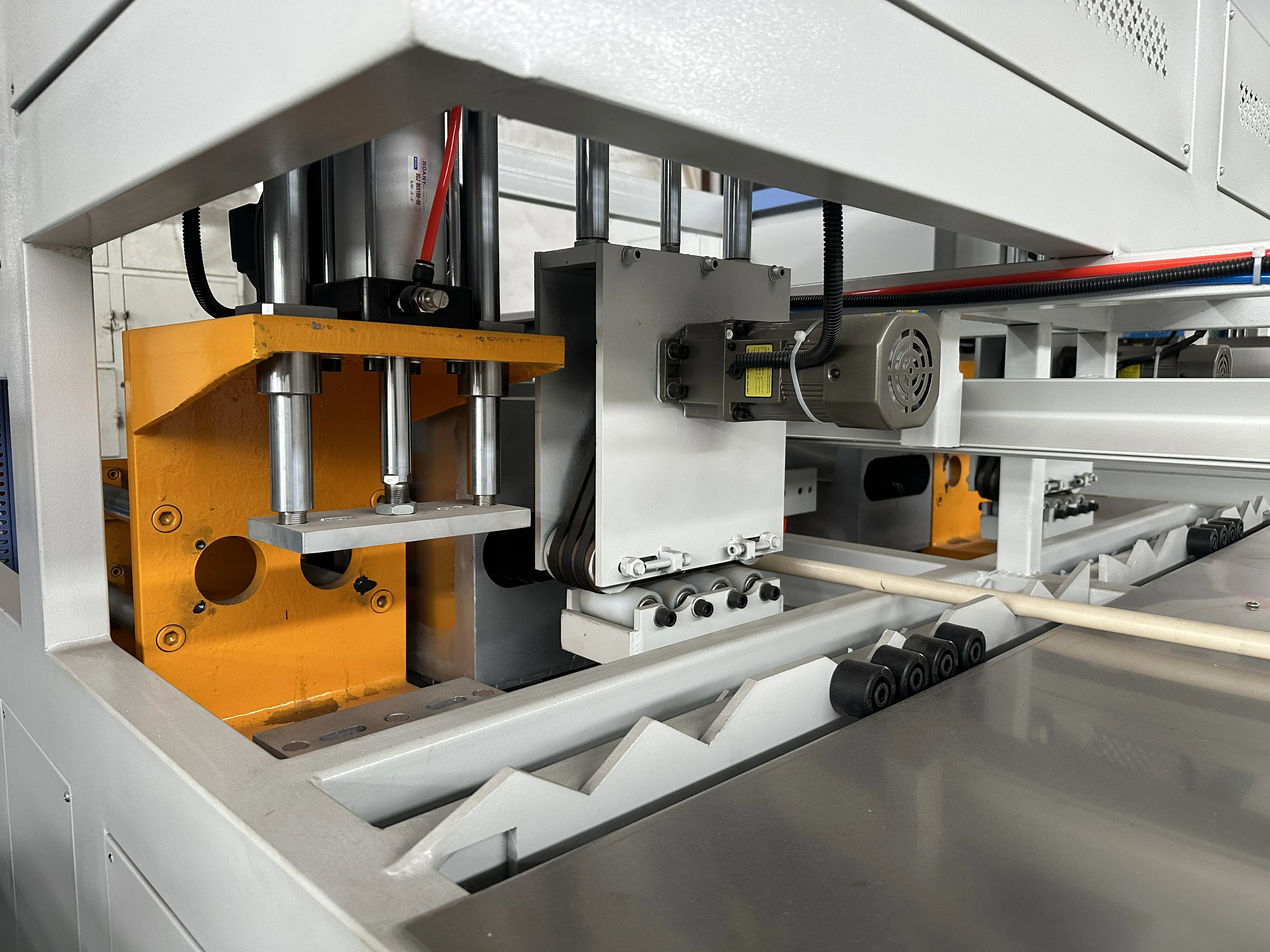 Socketting Automatic PVC Pipe Belling & Socketting Machine with Siemens PLC ...