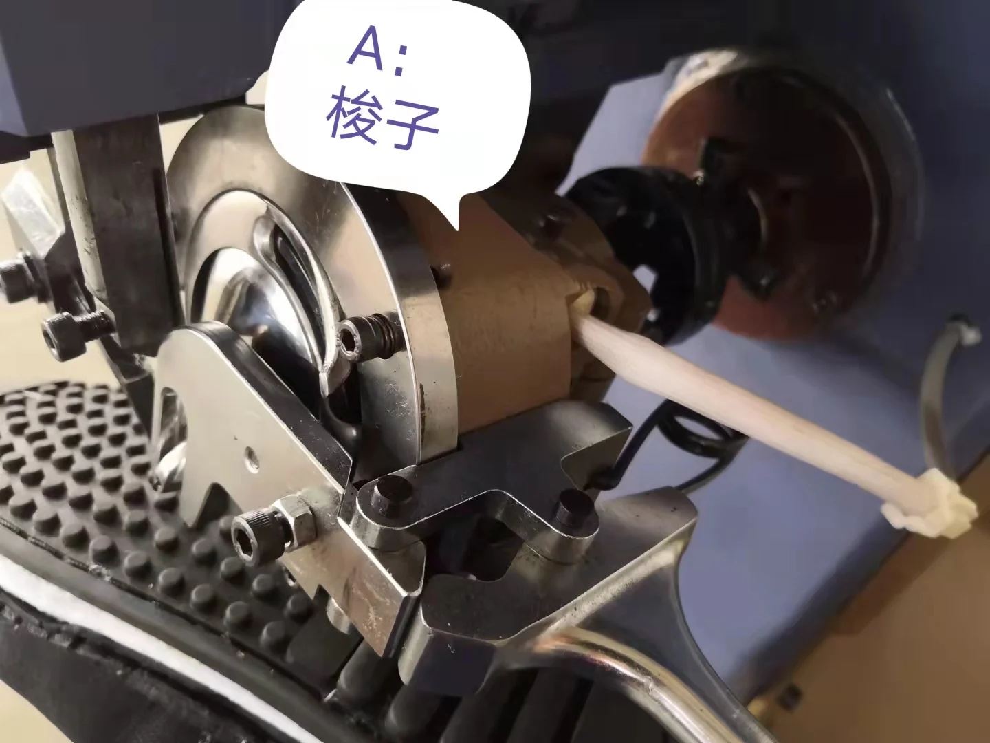 Industrial High-Speed Walking Foot Single Needle Motor Outsole Stitching Inseam Machine Stitcher for Shoe Manufacturing Plant