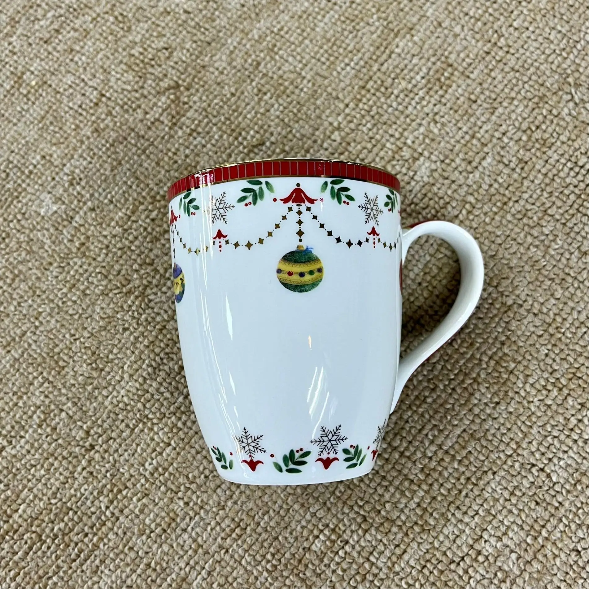 Gold Trim Ceramics Fine Bone China Holiday Vibe Tea Coffee Cup and Saucer Set manufacture