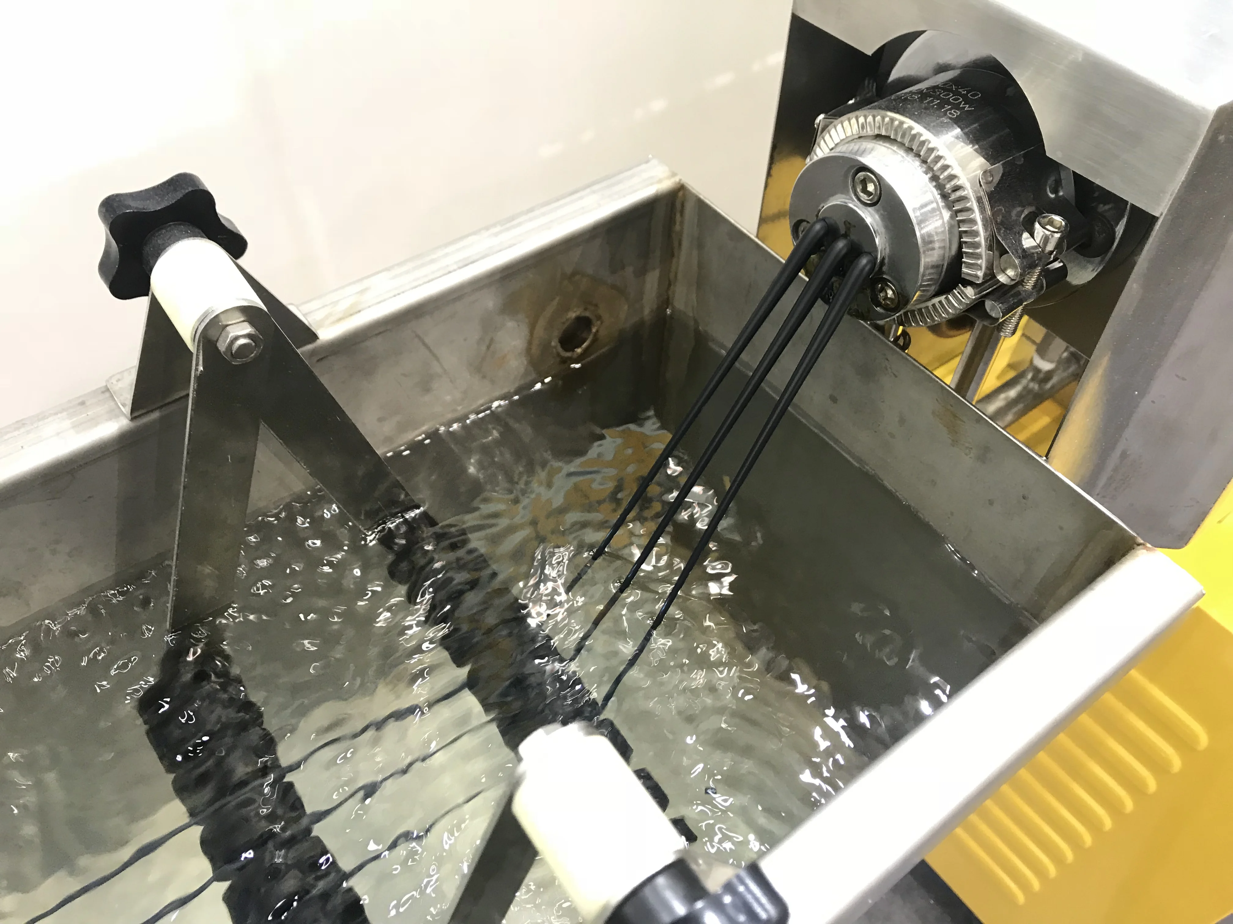 High Efficiency Twin Screw Extruder for Plastic Compounding New Condition Lab Equipment PS PE ABS Bearing Motor for Pelletizing