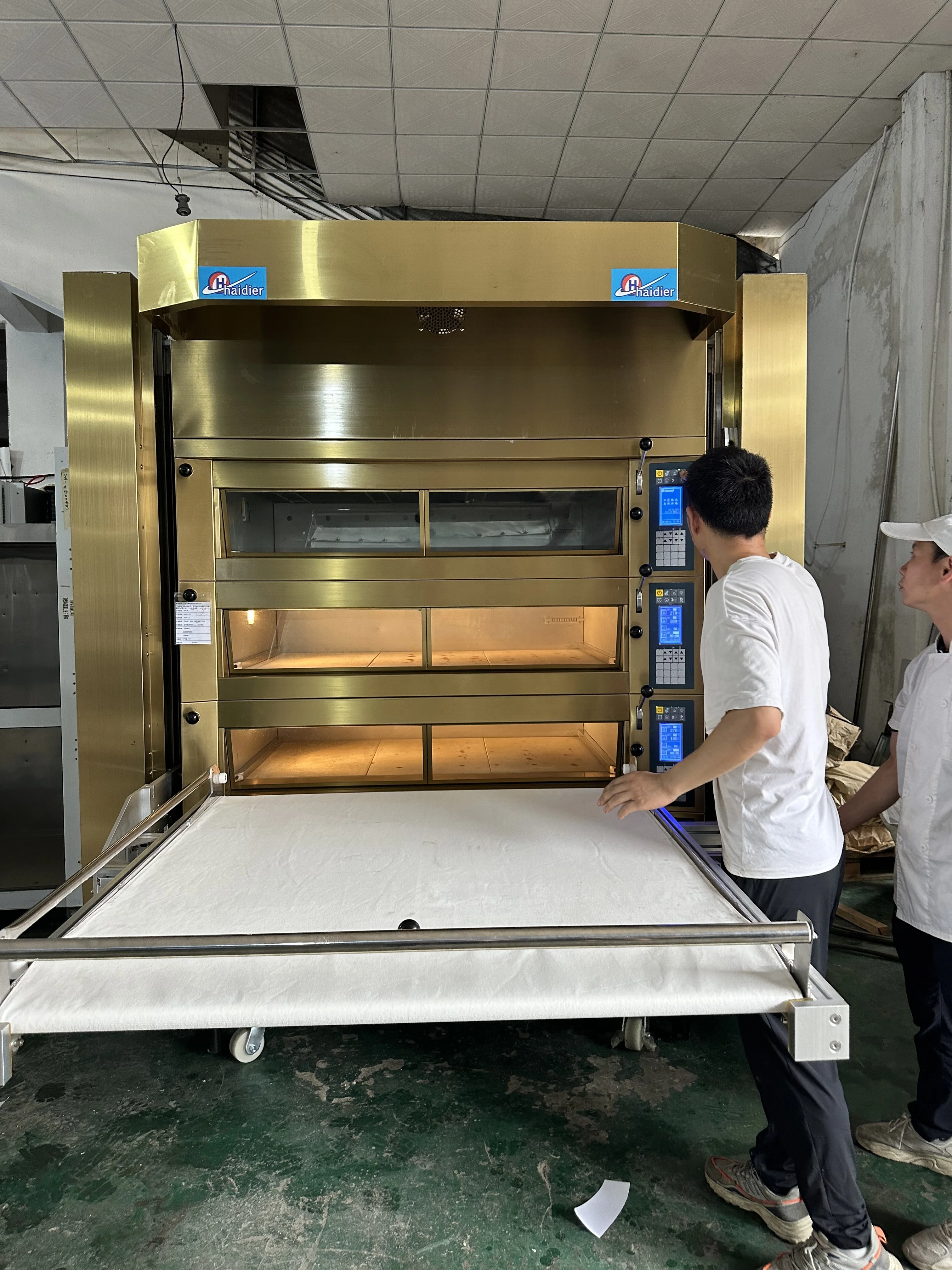 Bread Dough Canvas Roller Hand Manual Loading Automatic Baker Tray Rack Push Pull Tool Deck Oven Loader with for Bakery Supplier